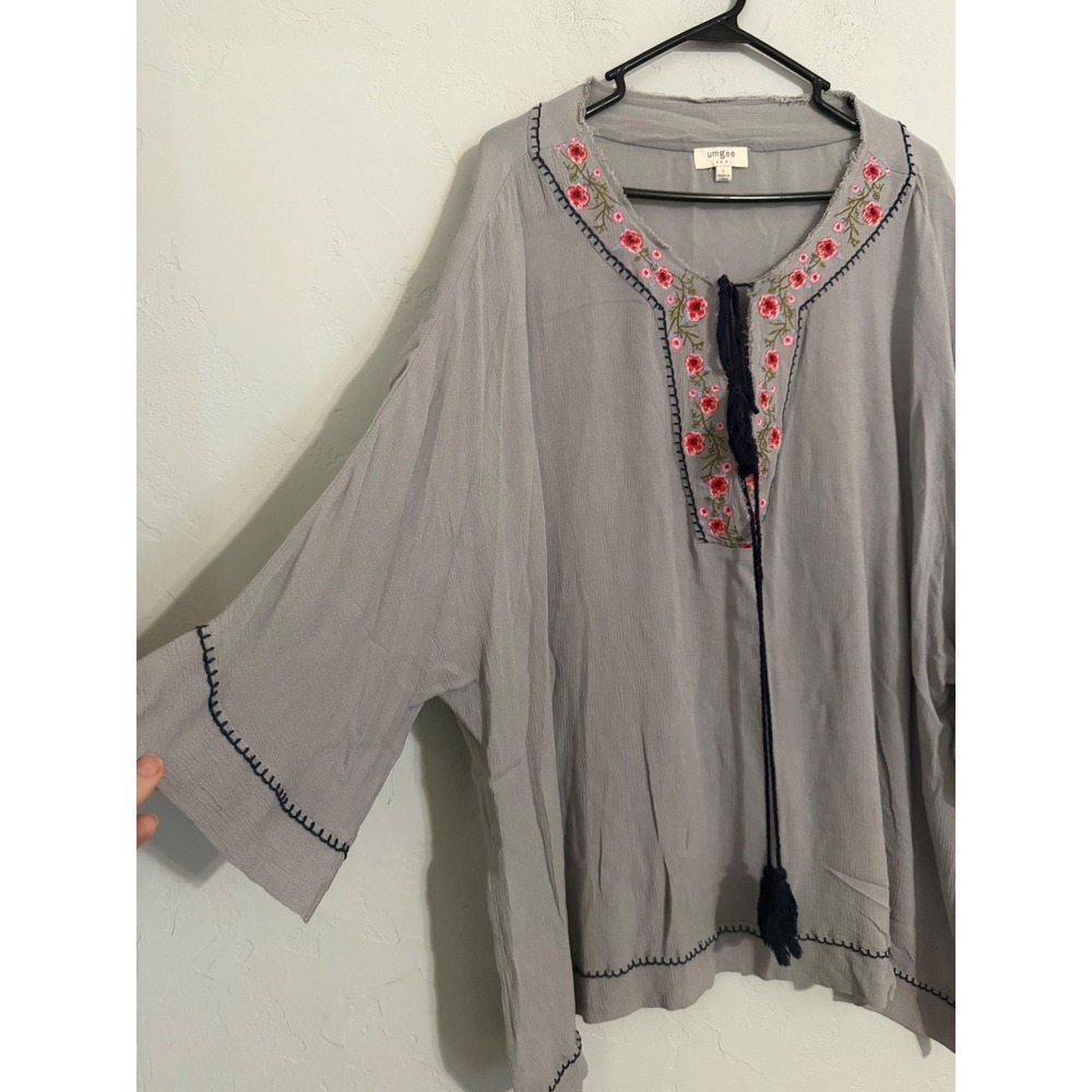 Umgee Gray Floral Embroidered Boho Tassel Tunic Top R7923 L - Picture 3 of 6